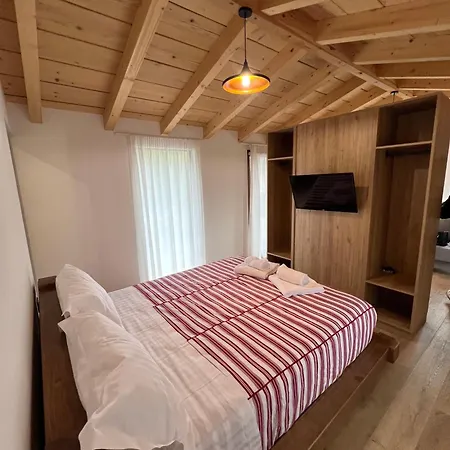Guest House Si N'Shpi Tande - Mrizi I Zanave Fishte Exterior photo